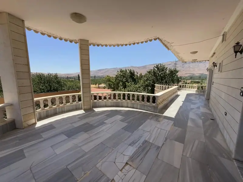 Luxury 4-Bedroom Villa with Private Pool and Garden - Exclusive Residence