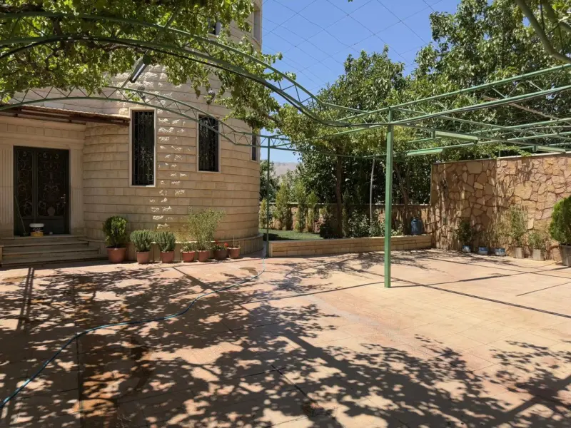 Luxury 4-Bedroom Villa with Private Pool and Garden - Exclusive Residence